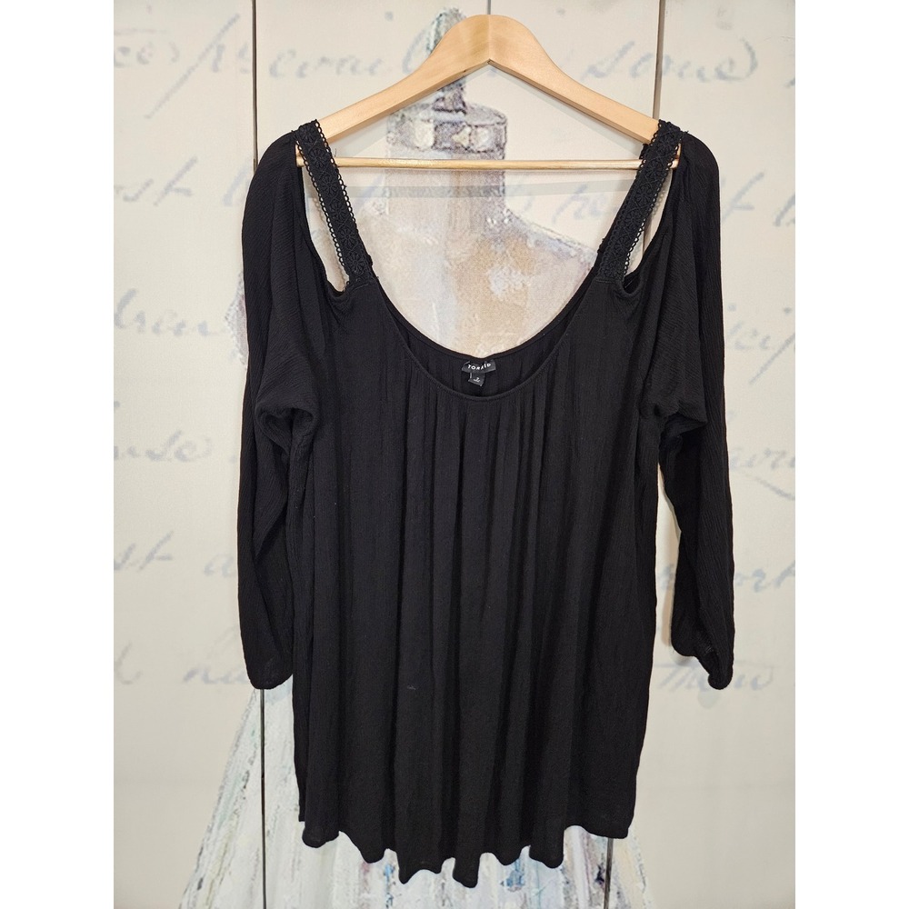 Torrid Cold Shoulder Top Size 2 Black Lace Trim Gauze‎ Long Sleeve Boho Gothic